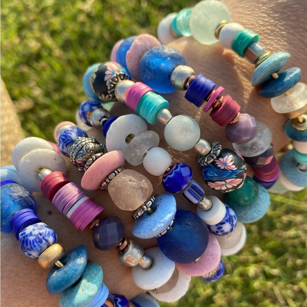 2 piece Handmade bracelet set stack,African glass beads Blue, turquoise,… - Picture 10 of 16
